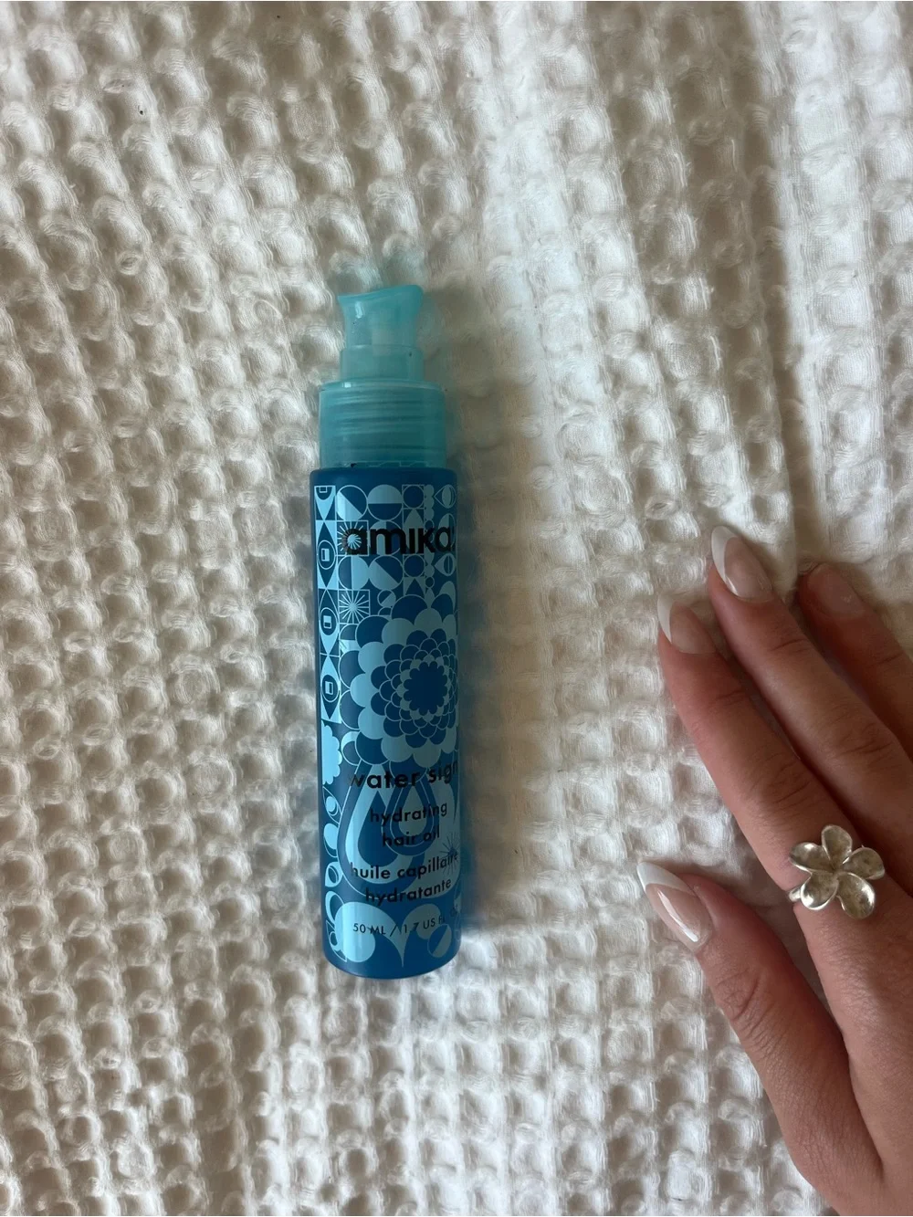 amika water sign hydrating hair oil